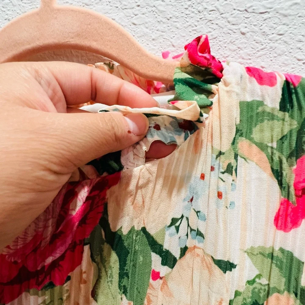 Ivory Floral Dress - Picture 9 of 13